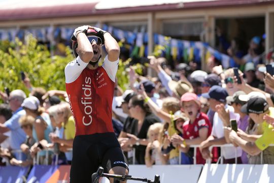 Bryan Coquard grijpt 'down under' 1e zege in WorldTour: 'Heb hier 10 jaar op gewacht'