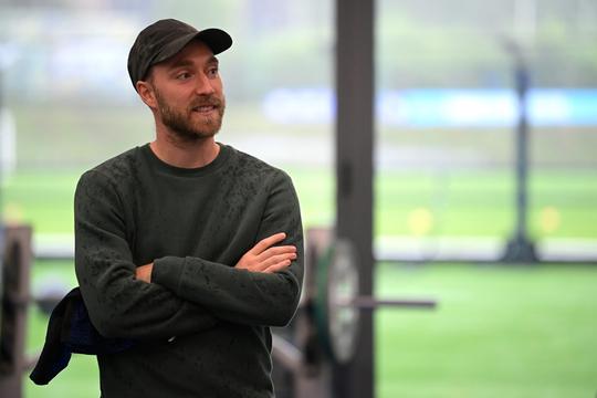 Christian Eriksen duikt op bij training Jong Ajax: 'Talenten vol ontzag voor Deense technicus'