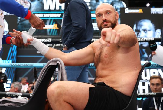 Tyson Fury op de foto met gezochte drugsbaas, maar: 'Ik heb geen relatie met Kinahan'