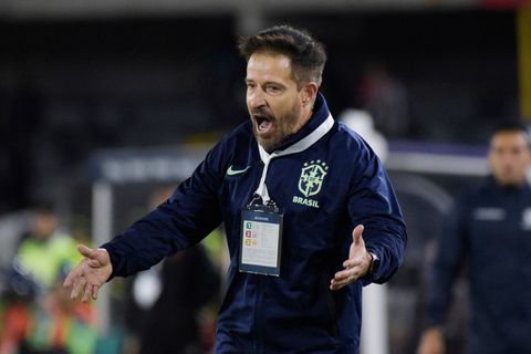 Deze trainer is de bondscoach van Brazilië bij 1e oefenwedstrijd van het jaar