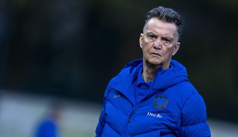 Bondscoach Louis van Gaal onthult dat hij al geruime tijd prostaatkanker heeft