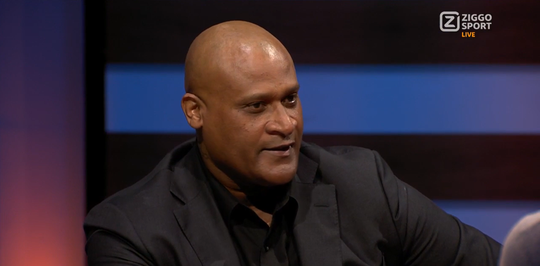 🎥 | Winston Bogarde loopt leeg over Edwin van der Sar: 'Ik dacht: wat is dat voor mafkees, joh'