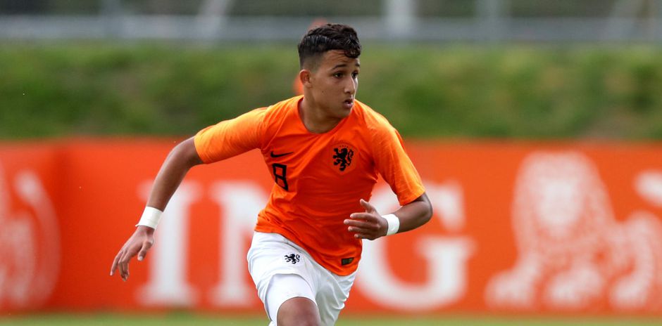 'Feyenoord probeert jeugdspeler bij Ajax weg te plukken'