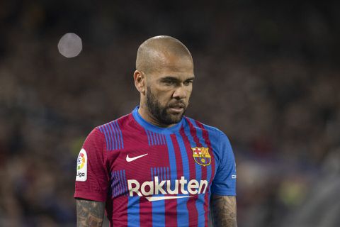 Dani Alves alweer weg bij Barcelona