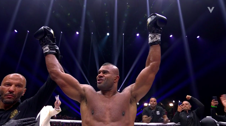 Alistair Overeem ramt Badr Hari richting pensioen bij GLORY Collision 4