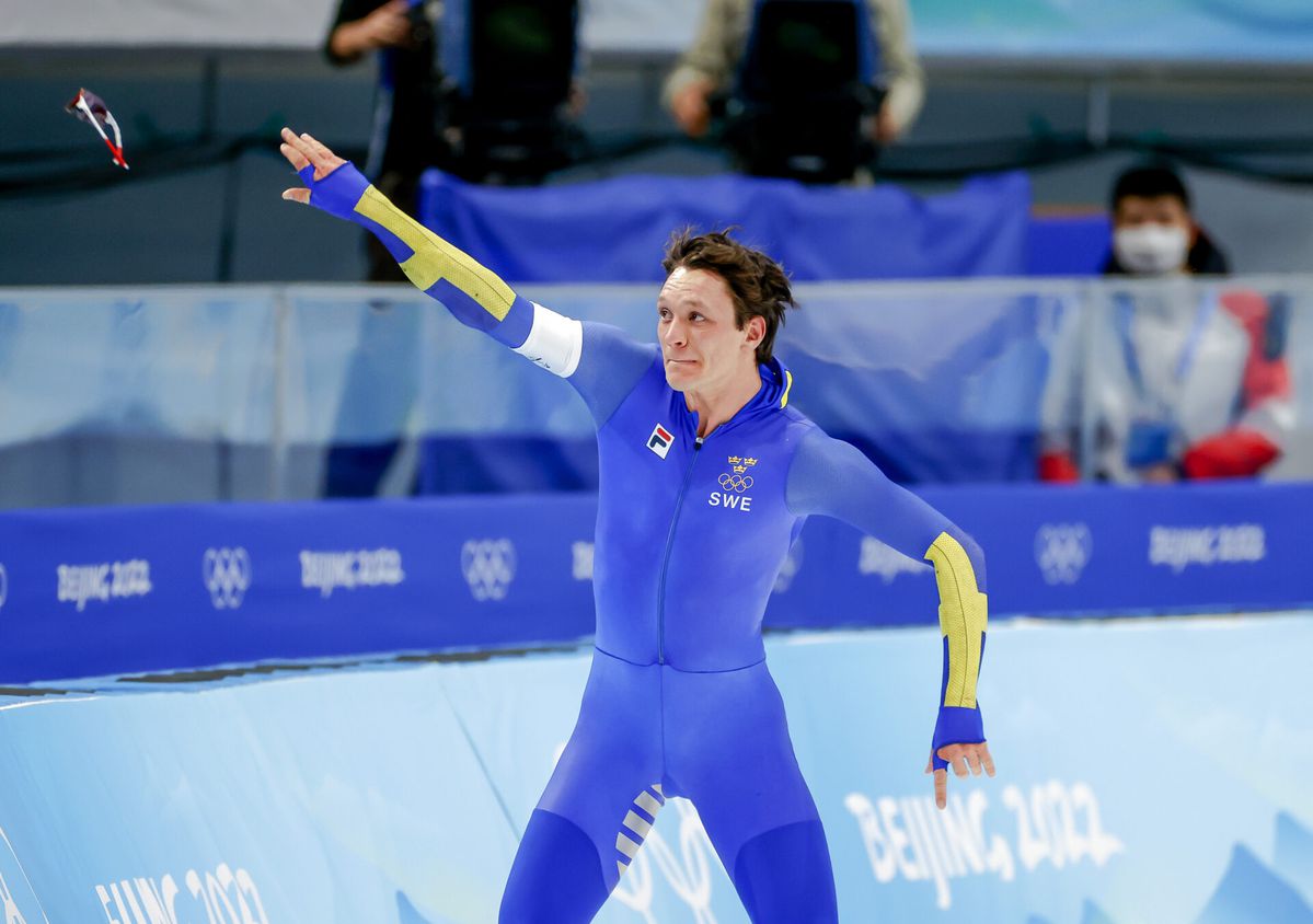 Nils van der Poel vermorzelt de boel: goud op de 5.000 meter, Patrick Roest zilver