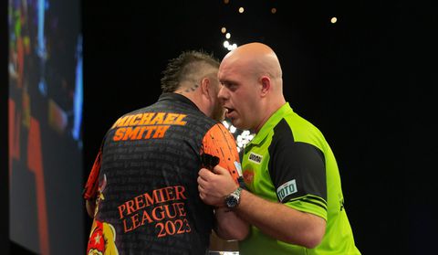 Stand Premier League Darts: Michael van Gerwen zakt naar plek 3