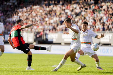 NEC-fans raken verblind door nieuwe lichten in stadion