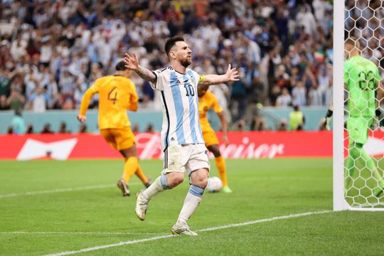 🎥  | Over en uit? Met deze strafschop maakt Messi de 0-2 tegen Nederland