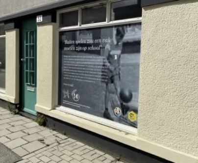 Check it out! Voor slechts 762 euro per maand kan je intrek nemen in jeugdhuis Johan Cruijff