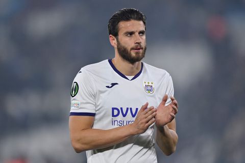 Wesley Hoedt niet mee op trainingskamp, maar op weg naar Anderlecht-uitgang