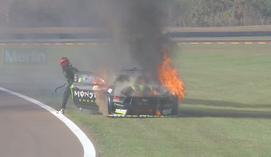 🎥 | Holy smoke! Dikke fik bij supercar van Cameron Waters
