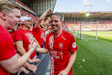 🍻 | FC Twente proost met speciaal biertje op afscheidsavond Wout Brama: 'Clubliefde'