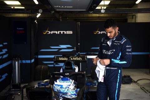 📸 | F2-coureurs Nissany en Hauger komen goed weg na heftige, vliegende crash