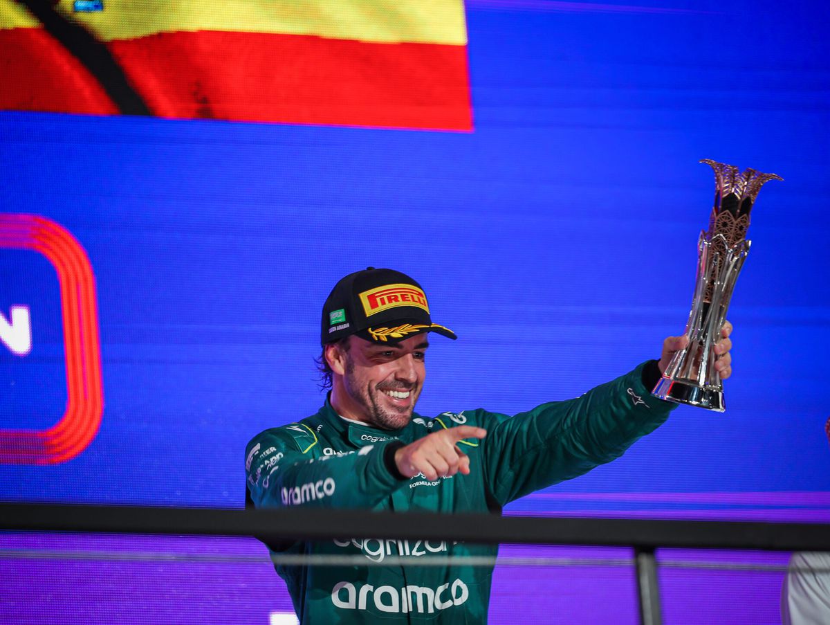 📸 | Fernando Alonso viert 100e podiumplek: 'Wat een geweldig TEAM hebben wij'