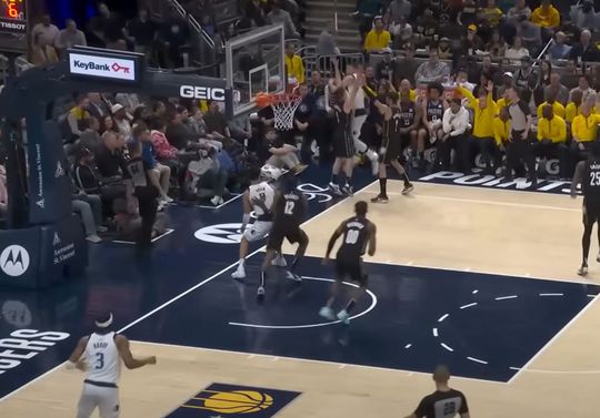 🎥 | 'Onmogelijke' assist in de NBA: Luka Doncic geeft '1 van zijn beste passes ooit'