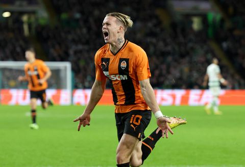 Dit zijn alle uitslagen van de 5e speelronde en de standen van de Champions League-groepen E t/m H