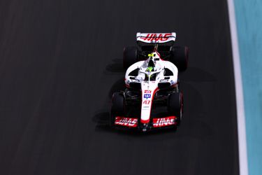 🎥 | Keiharde crash Mick Schumacher in kwalificatie GP Saudi-Arabië