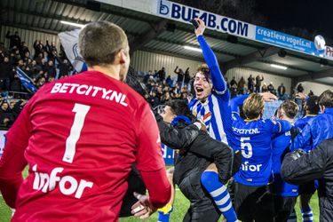 🎥  | Eindhoven trekt ondanks 2 keer rood 1-0 tegen Heracles over de streep