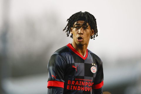 'PSV vangt minstens 1 miljoen euro voor speler die z'n debuut nog moest maken'