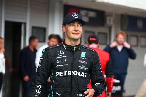 Russell snapt niets van 1e F1-pole ooit: 'Vrijdag was de slechtste van heel het seizoen'