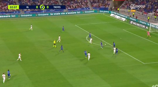 🎥 | Foutje bedankt: Alexandre Lacazette scoort al snel na blunder achterin bij Troyes