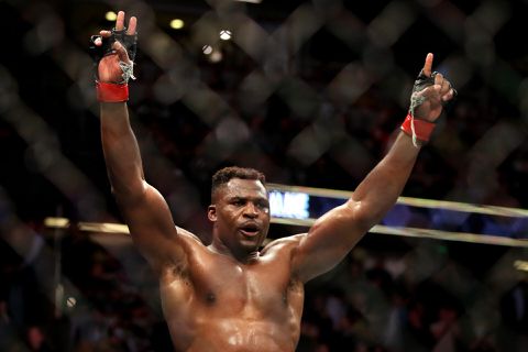 Ngannou zegt 'doei' tegen UFC ondanks 'riant aanbod', Jones gaat proberen titel te veroveren