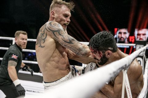 Glory-kampioen Maslobojev veilt handschoenen voor Oekraïne: 'Zijn mij enorm dierbaar'