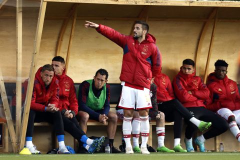 Wie is de baas bij Ajax?: 'Het coachen van Tadic is killing voor Schreuder'