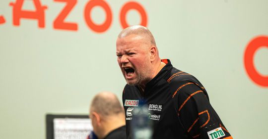 Barney is back! Van Barneveld pakt Price wéér op Grand Slam en bereikt halve finales