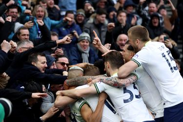 Spurs wint met 2-0 van Chelsea in Londens onderonsje: wonderschone goal Skipp