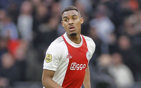 Enkel in het gips! Einde seizoen voor Ryan Gravenberch door enkelblessure