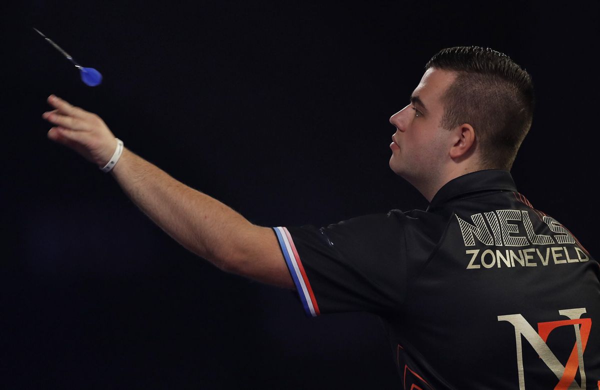 Niels Zonneveld krijgt bijna 9-darter om de oren en verliest van Lewy Williams bij WK darts