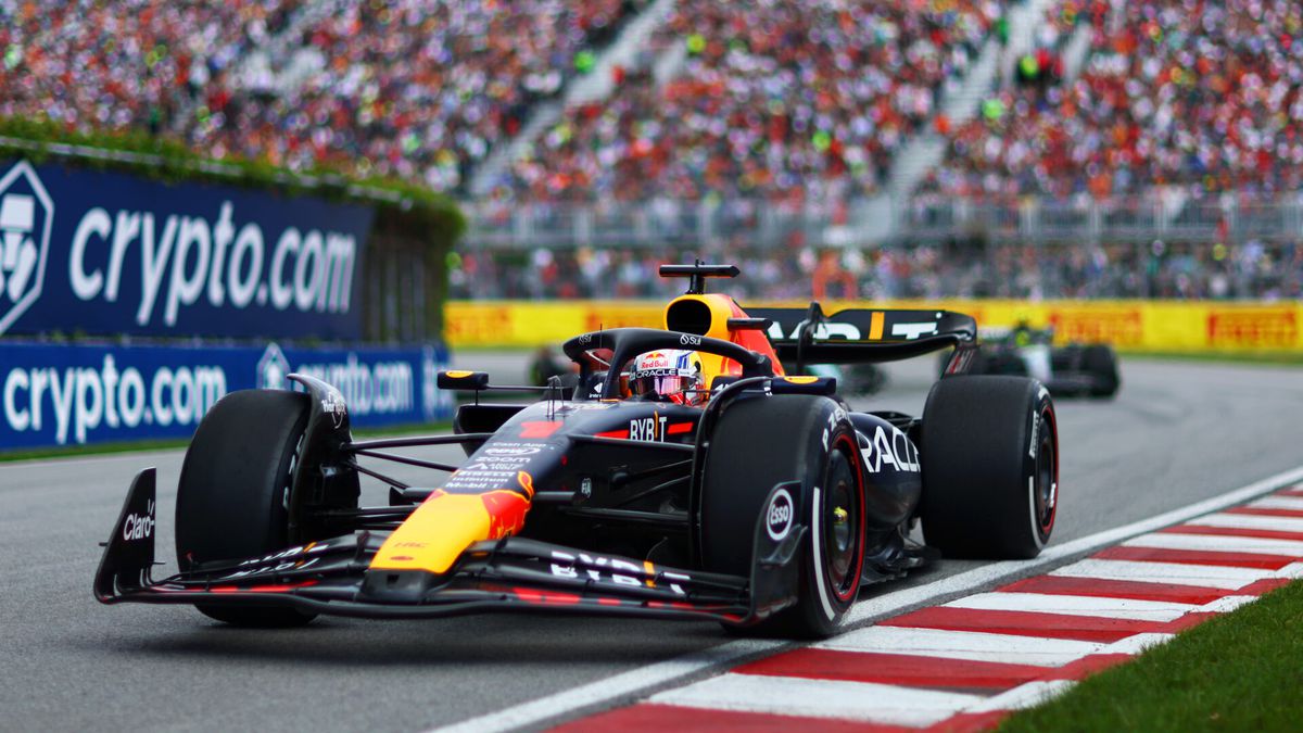 Max Verstappen evenaart legendarische Ayrton Senna na walk in the park in Canada