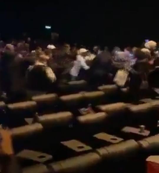 🎥 | Vertoning nieuwe boksfilm gaat fout: biosgangers in Europese steden op de vuist