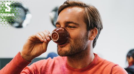 Kaaskop Maarten Meiners ruilde 2 paar ski's voor koffiemachine: 'Après-ski, maar dan met koffie'