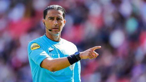 KNVB stelt Serdar Gözübüyük aan als scheidsrechter voor topper tussen PSV en AZ