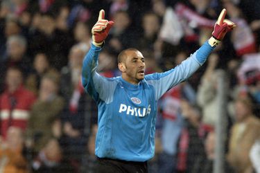 PSV wil oud-keeper Heurelho Gomes een baan geven, desnoods thuiswerkend vanuit Brazilië