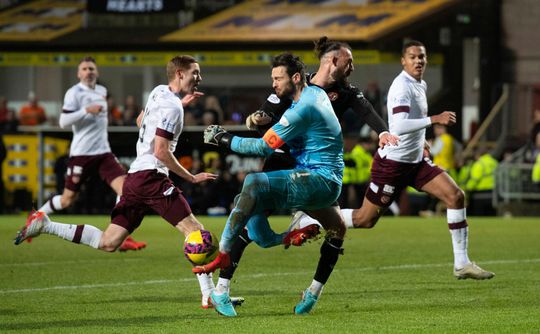 🎥🤢 | Niet kijken voor het kerstmaal! Craig Gordon loopt afschuwelijke beenbreuk op