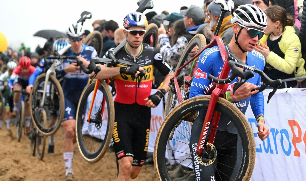 Mathieu van der Poel versus Wout Van Aert: zo laat begint WK veldrijden zondag