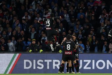 Milan stunt met dikke zege op koploper Napoli