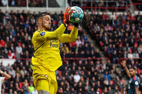 Kjell Scherpen en Justin Bijlow krijgen penaltytrainingen van Oranje-keeperstrainer Frans Hoek