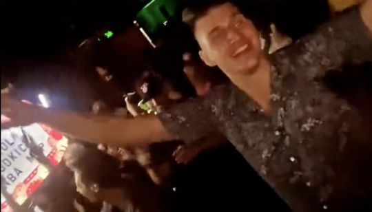 🎥 | MVP Nikola Jokic gaat los met Servische broers in nachtclub in Miami