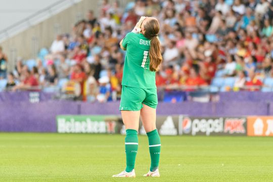 Exit Italië op EK: Tine De Caigny vuurt Red Flames naar historische kwartfinale