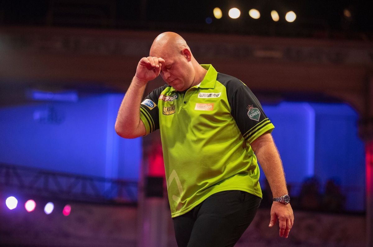 Michael van Gerwen is 'niet voldoende hersteld van tandartsingreep' en zegt World Cup af