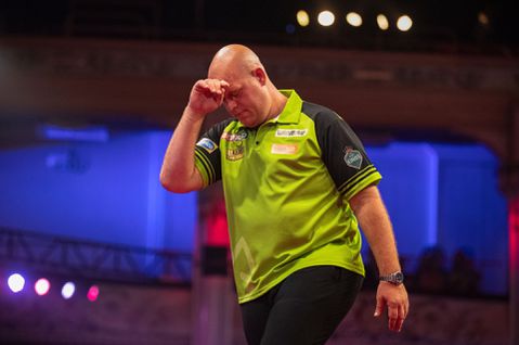 Michael van Gerwen is 'niet voldoende hersteld van tandartsingreep' en zegt World Cup af