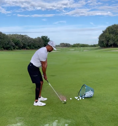 🎥 | Tiger Woods is 10 maanden na auto-ongeluk weer terug op de golfbaan