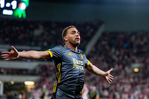 📸 | Cyriel Dessers helpt Feyenoord-fan met verlofverzoek: 'Ik bel je baas wel, geen probleem'