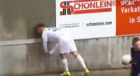 🎥 | Duitse voetballer die zich niets van KO-klap kon herinneren, gaat viral op TikTok