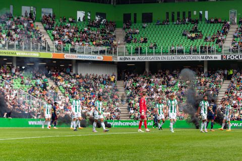 Ajax trekt zelf portemonnee voor uitsupporters bij gestaakt duel met FC Groningen